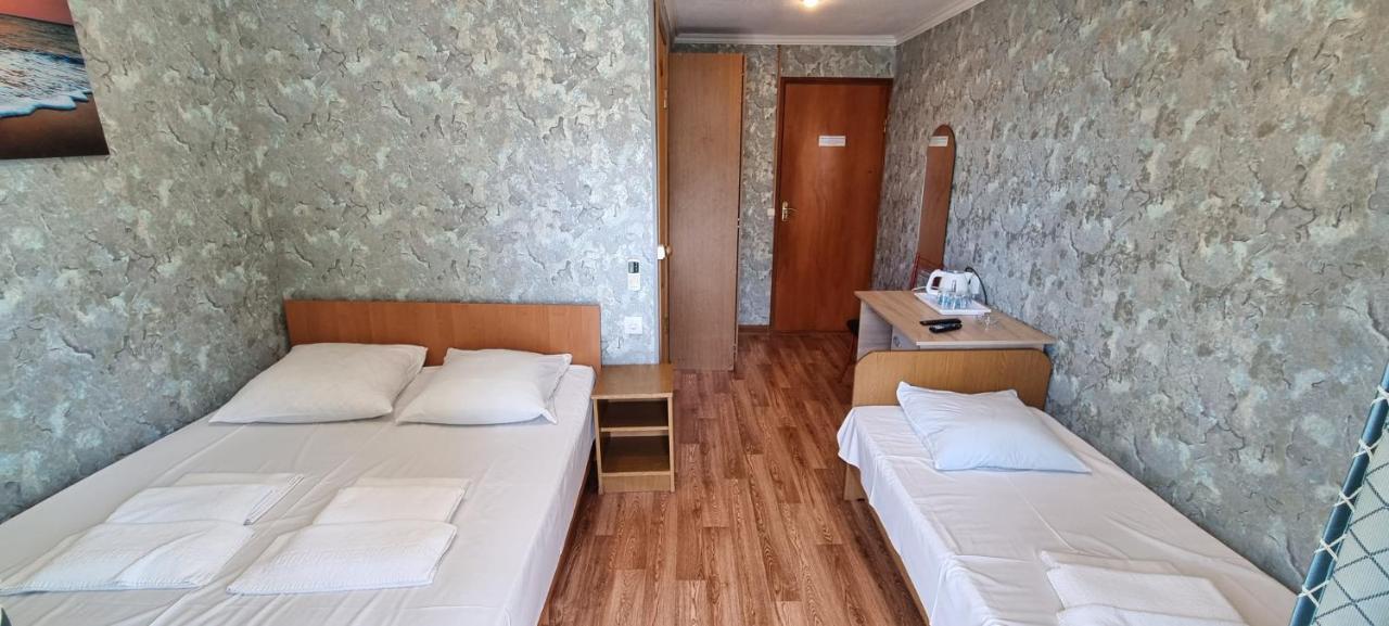 Ривер Гагра Hotel Bagian luar foto